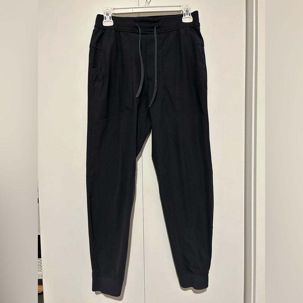 Lululemon Men’s ABC Jogger Shorter 28 Inch Inseam Size Small Obsidian